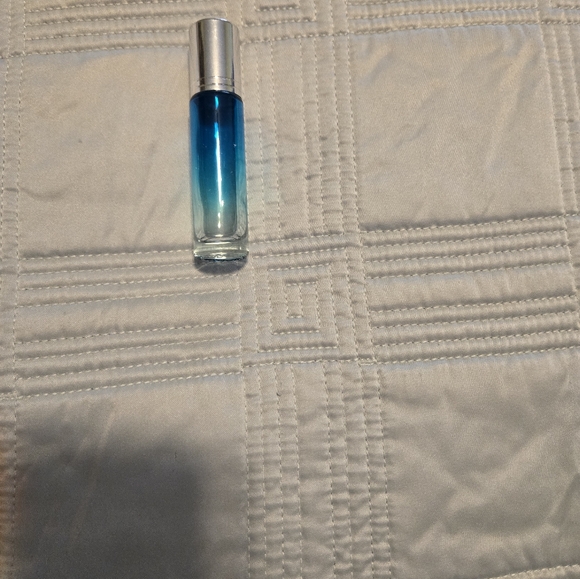 10ml glass bottle with roller ball - Picture 6 of 9